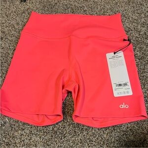 ALO Yoga Women's NWT airlift Energy Shorts in Coral pink